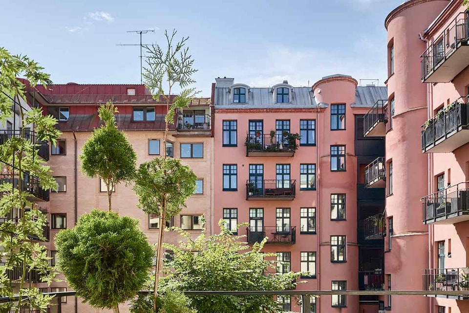 Bakgård i gammel bygård